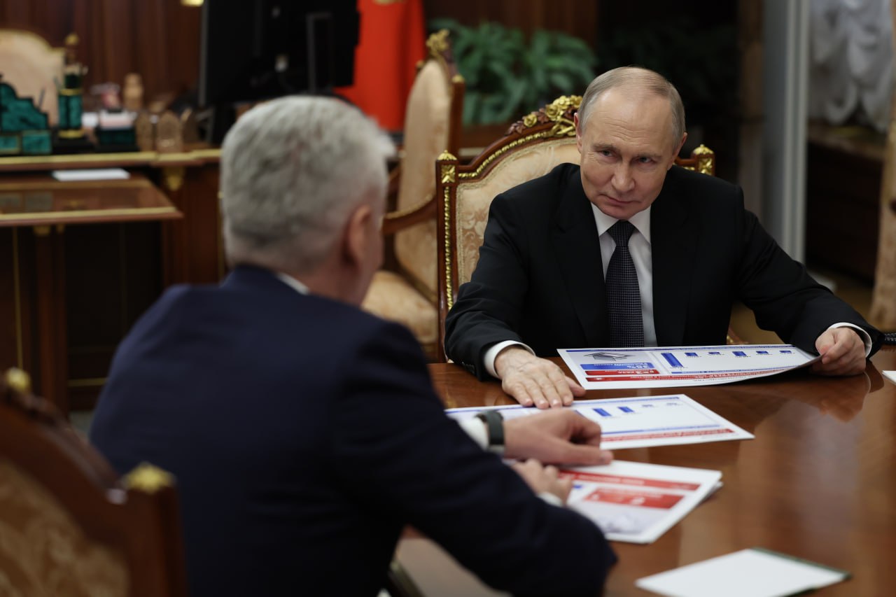 Сегодня состоялась встреча с Владимиром Путиным. Доложил Президенту России об итогах социально-экономического развития Москвы. 
Москва — одна из крупнейших городских экономик мира | Сетка — социальная сеть от hh.ru