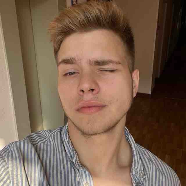 Роман Головин
