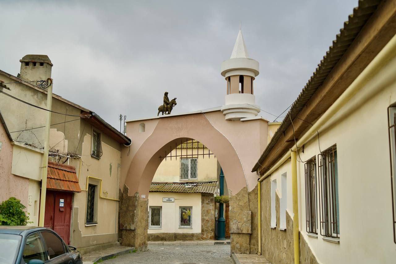 Старт продаж нового инвест-объекта в Евпатории 🔥🔥🔥
Итак, в Евпатории стартует новый комплекс апартаментов бизнес-класса с отличным соотношением цена-качество 👌
Завтра 6 мая начинается предстарт продаж... | Сетка — социальная сеть от hh.ru