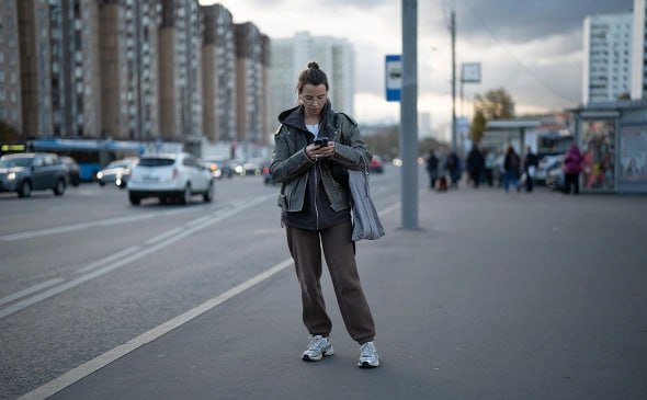⏺ РСЧС предупредила об ограничениях доступа к интернету 7-9 мая
Аналогичные предупреждения абонентам начали рассылать Т2, МТС, Билайн и Мегафон | Сетка — социальная сеть от hh.ru