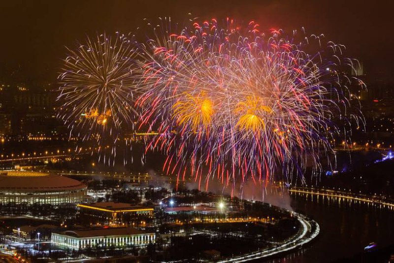 В Москве состоится праздничный салют 🎇9 мая в 22:00
В связи с этим, на территории спортивного комплекса будет изменена схема движения.
📍на территории Лужников
📲Подпишитесь на Вдвижении
#бесплатно | Сетка — социальная сеть от hh.ru