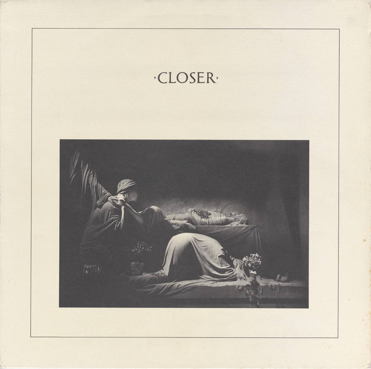 Peter Saville
Графический дизайнер, который делал обложки для групп Joy Division, New Order и других. Он не просто выполнял заказы, а подходил к работе как художник, предлагая свое видение | Сетка — социальная сеть от hh.ru