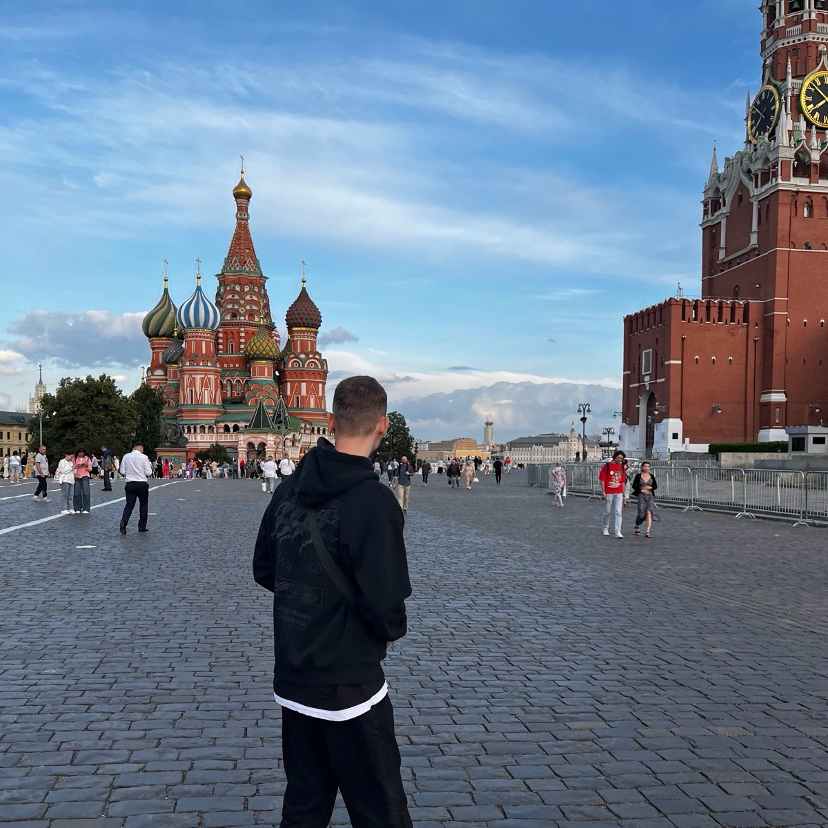 Влад Затулин