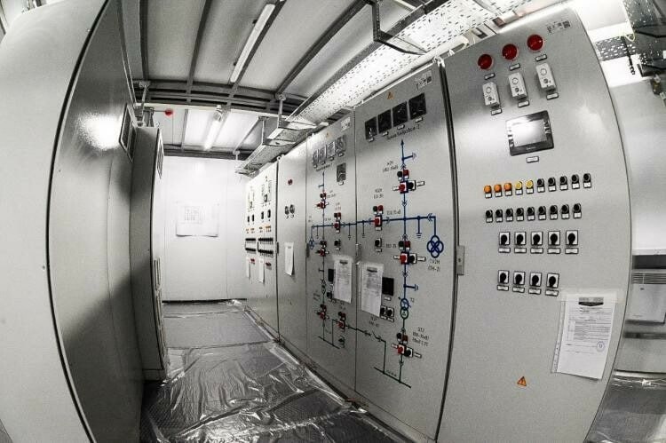⏺ «Мегатор» запустила производство цифровых трансформаторных подстанций в Тюмени
Пилотный проект реализован успешно, в ближайшее время первая умная установка будет поставлена промышленному предприятию... | Сетка — социальная сеть от hh.ru