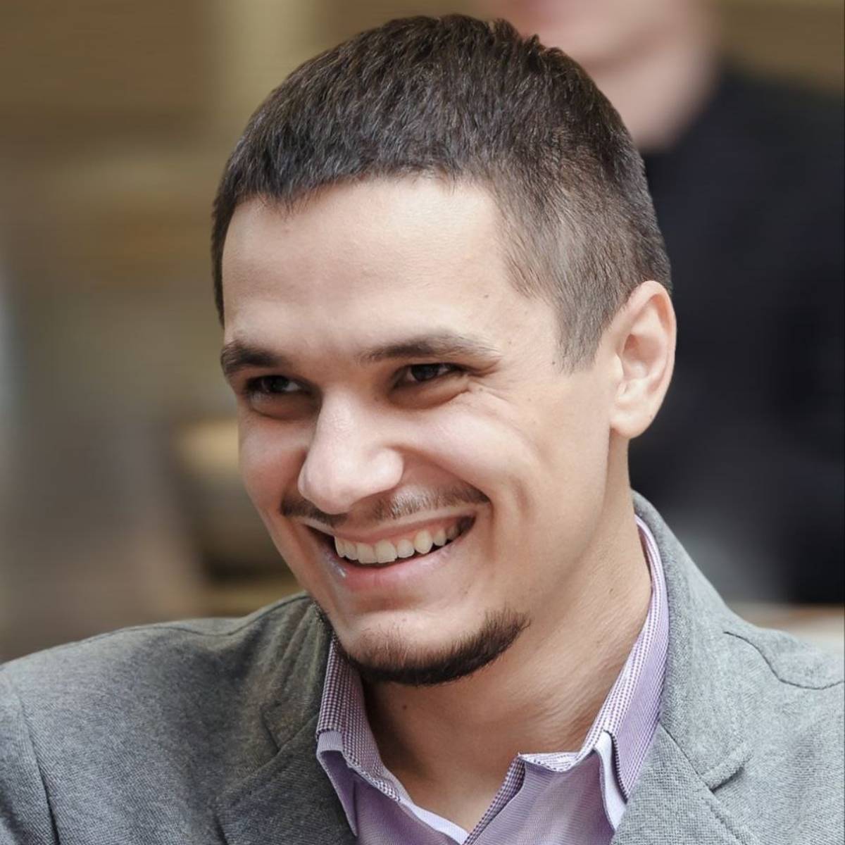 Влад Боговин