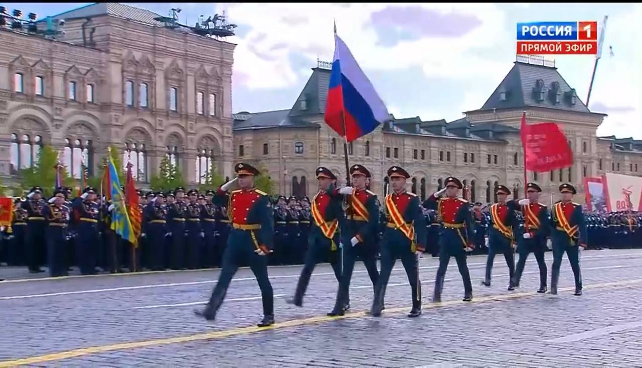 Парад Победы - это всегда торжественно и эмоционально! | Сетка — социальная сеть от hh.ru