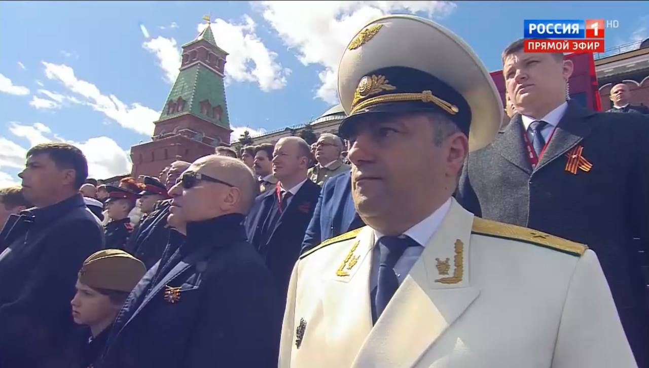 Минута молчания… она везде и всегда торжественно-печальна… | Сетка — социальная сеть от hh.ru