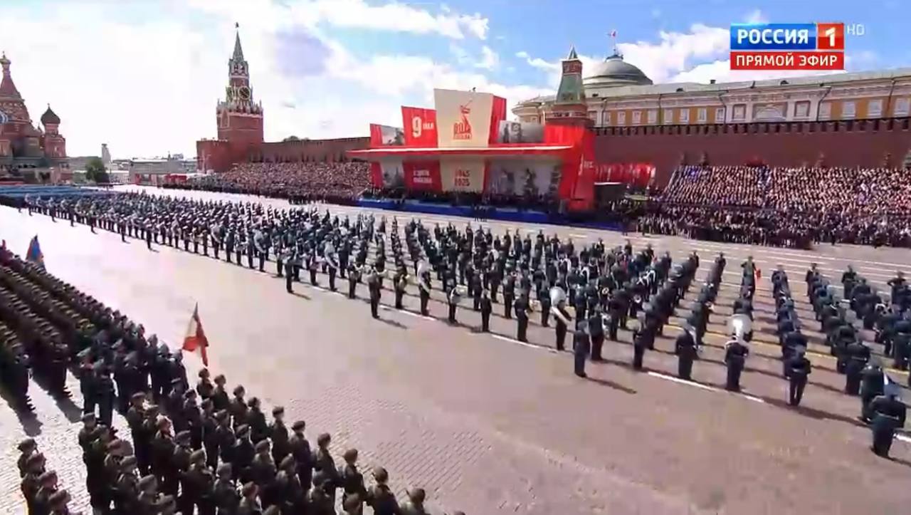 Минута молчания… она везде и всегда торжественно-печальна… | Сетка — социальная сеть от hh.ru