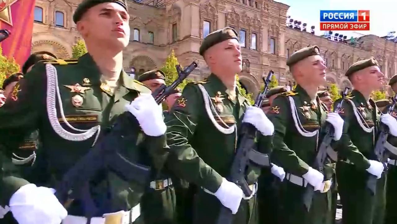 Минута молчания… она везде и всегда торжественно-печальна… | Сетка — социальная сеть от hh.ru