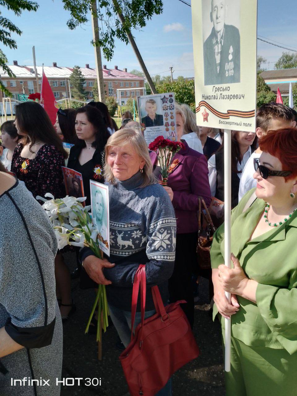 Светлоград отмечает 9 мая
📸 От подписчицы | Сетка — социальная сеть от hh.ru