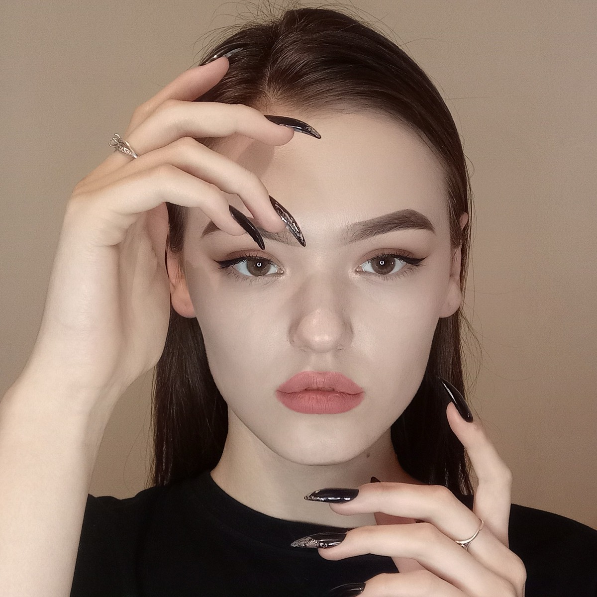 Камила Атаканова