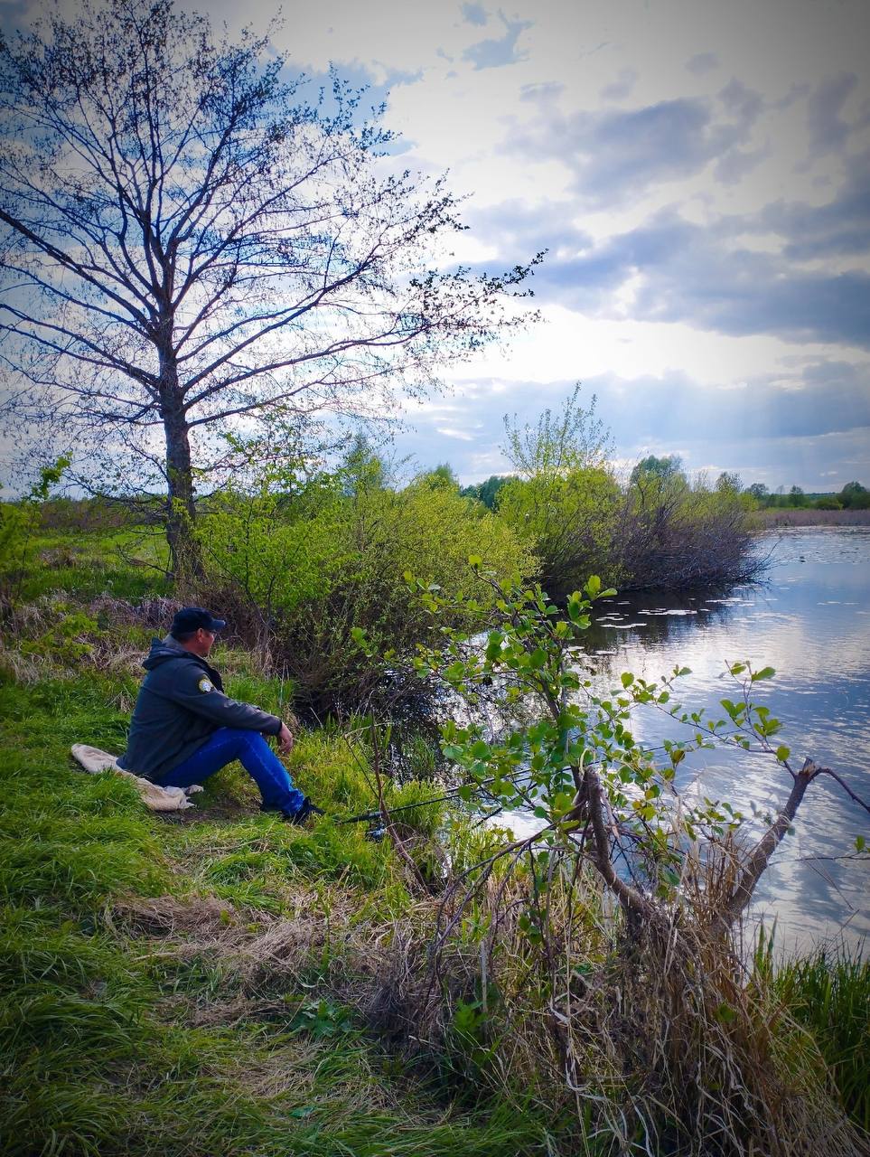 Выбрались вчера с мужем на вечерку 🎣🤗
Муж на фидер. Я на поплавочную удочку🎣
В итоге поплавок остался в лидере 😅
Клевали отличные кабанчики, которых приятно тащить ☺
От Василисы Кузнецовой | Сетка — социальная сеть от hh.ru