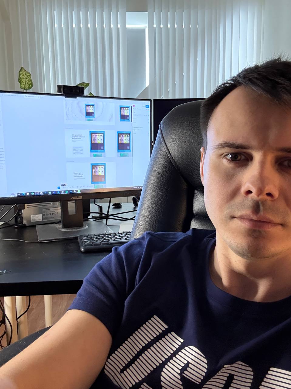 Сейчас в одном блоге прочитал про профдеформацию. Там автор пишет про то, что эксперты боятся делиться знаниями, считая, что «все и так это знают». Мысль понятная, но у меня пока читал родилась другая | Сетка — социальная сеть от hh.ru