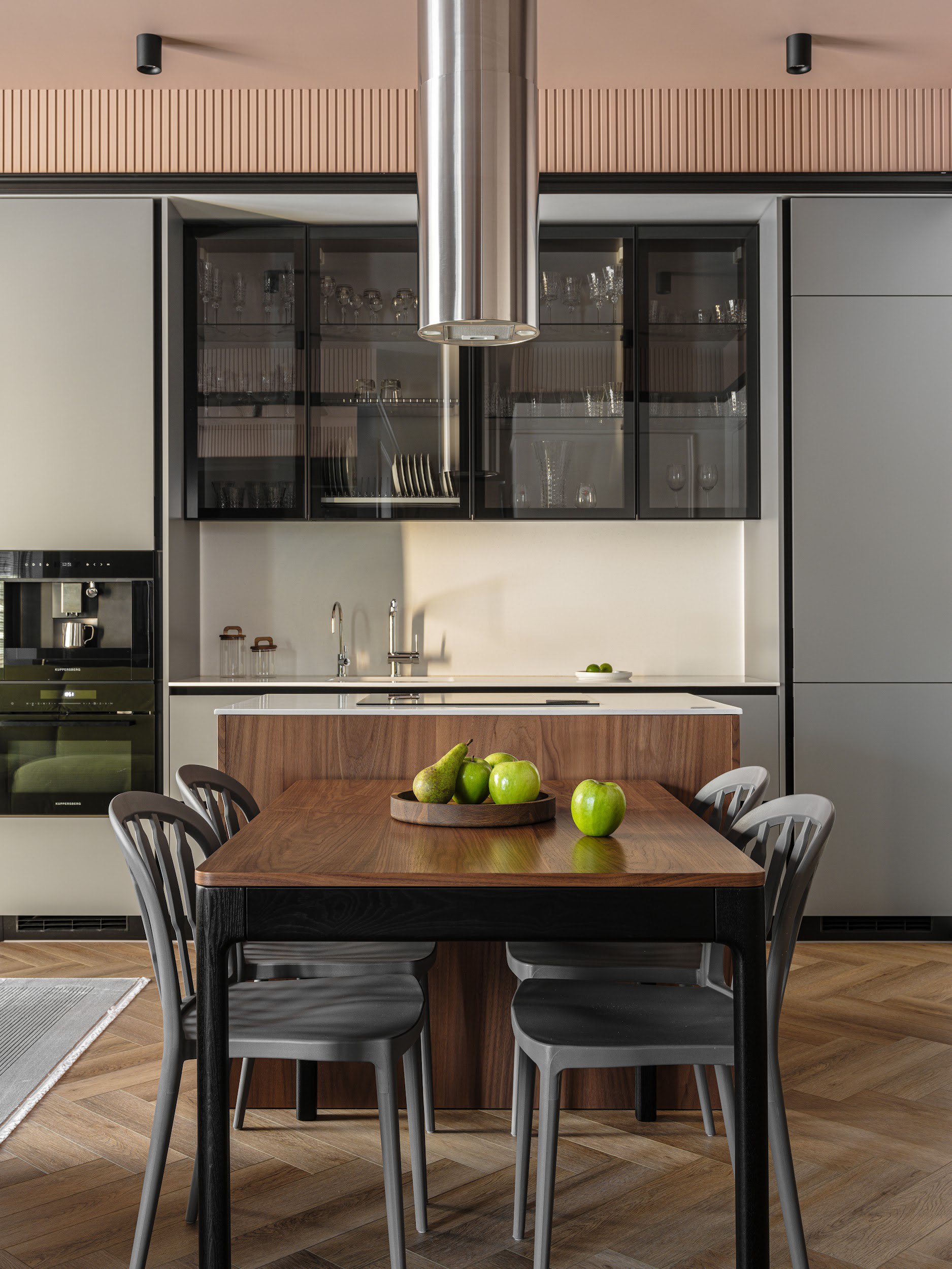 Новосибирский эко-квартал «Флора и Фауна» находится в идиллическом месте в лесу на берегу Оби. Квартира на втором этаже, с которой предстояло работать, не очень большая, 77 кв | Сетка — социальная сеть от hh.ru