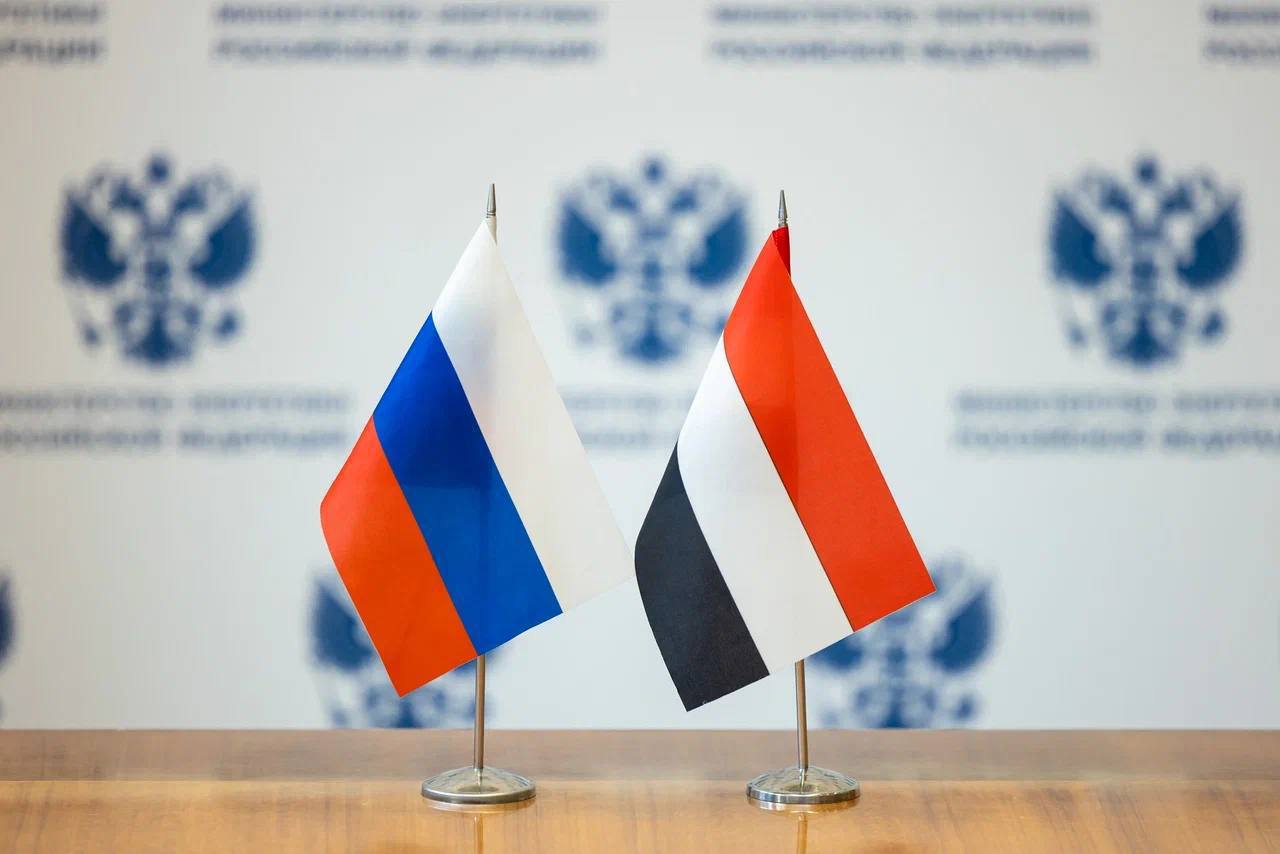 🇷🇺🇾🇪 Россия и Йемен активизируют сотрудничество по линии ТЭК
Роман Маршавин провёл рабочую встречу с Чрезвычайным и полномочным Послом Республики Йемен Ахмедом Салемом Аль-Вахейши | Сетка — социальная сеть от hh.ru