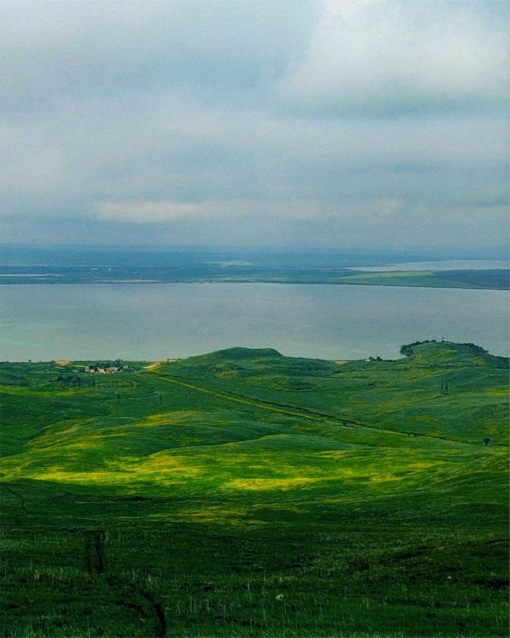Утренние виды на Сенгилеевское водохранилище
📷 Дмитрий Артюшенко | Сетка — социальная сеть от hh.ru