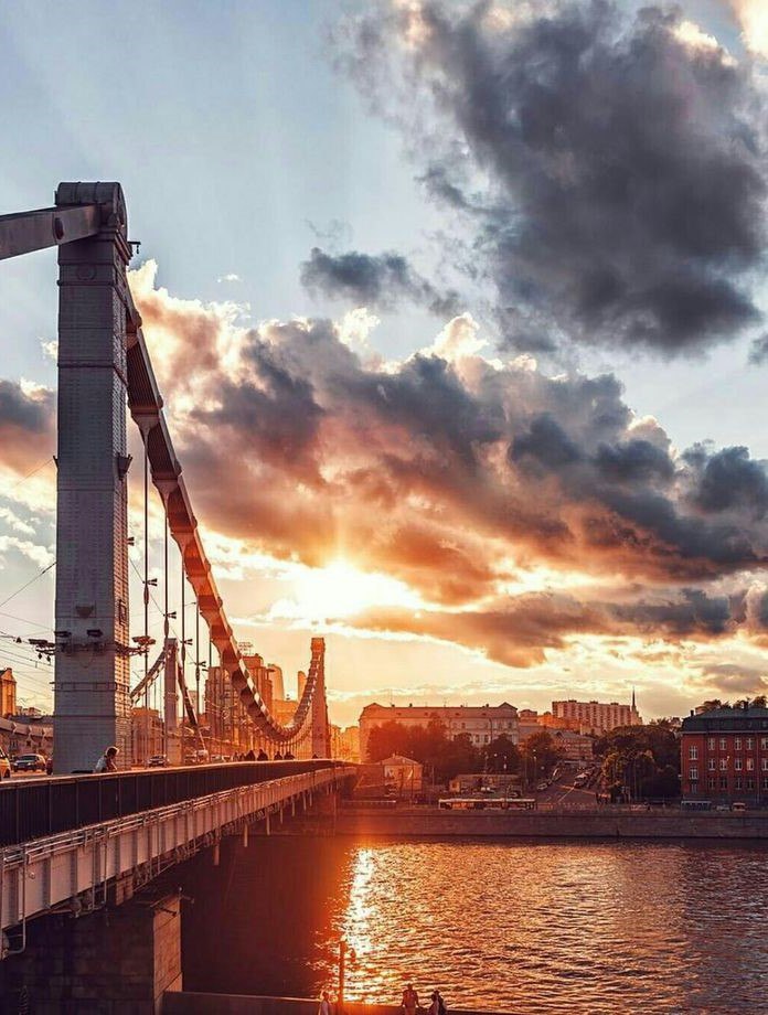 🌉Красивые мосты в Москве для вечерней прогулки
Московские прогулки приносят радость многим горожанам и гостям столицы | Сетка — социальная сеть от hh.ru