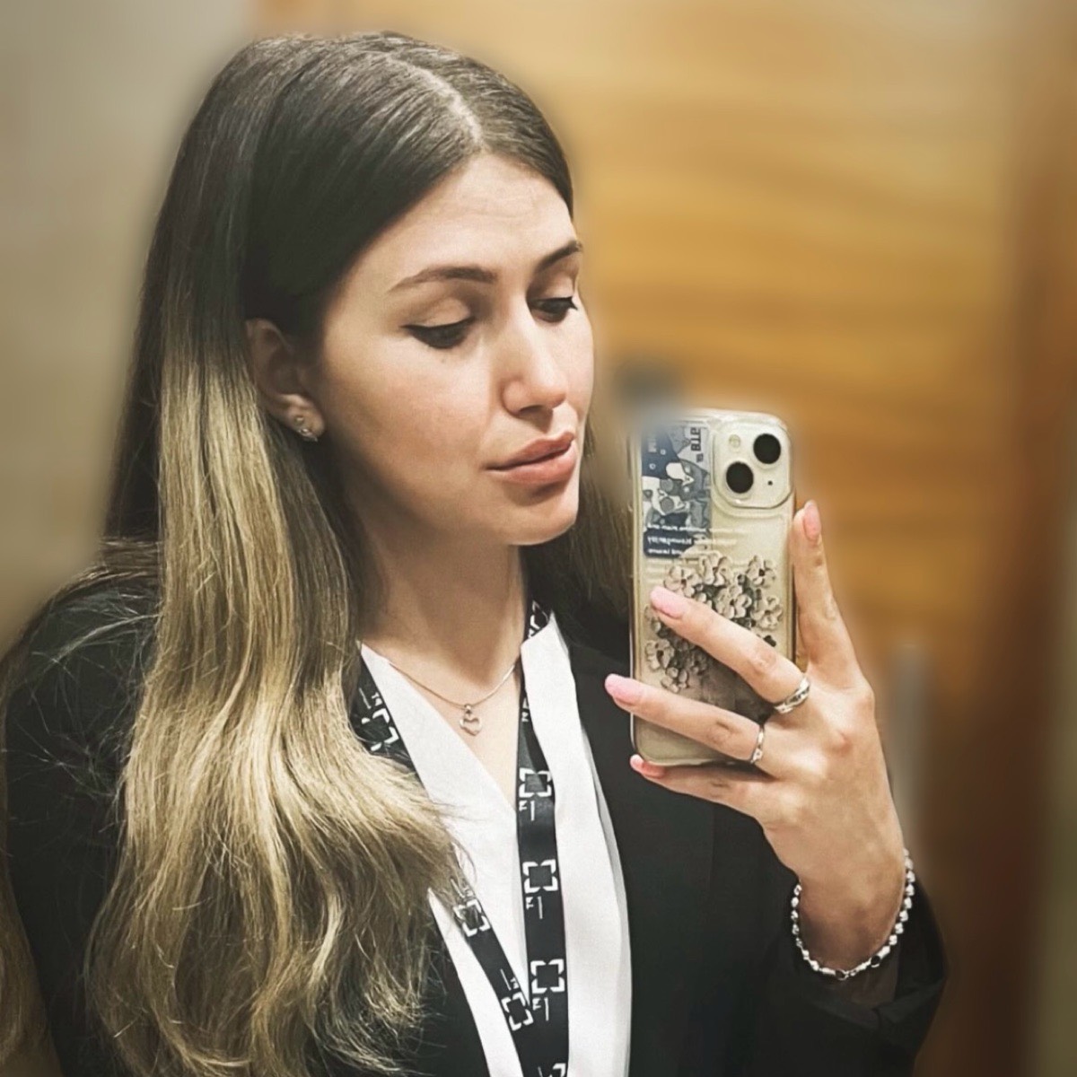Марина Серова