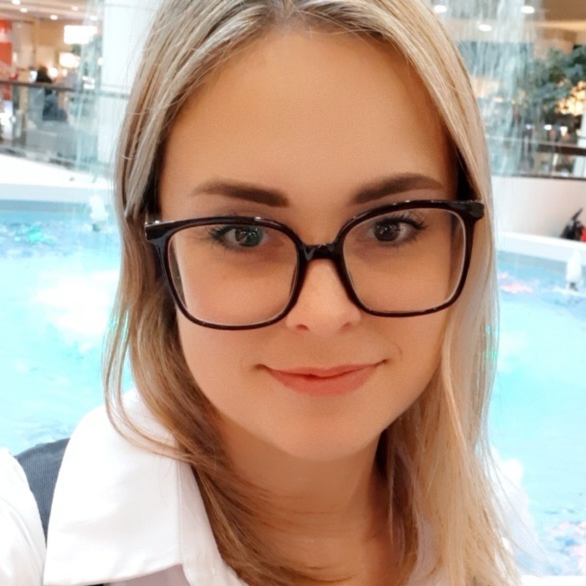 Елена Костюкова