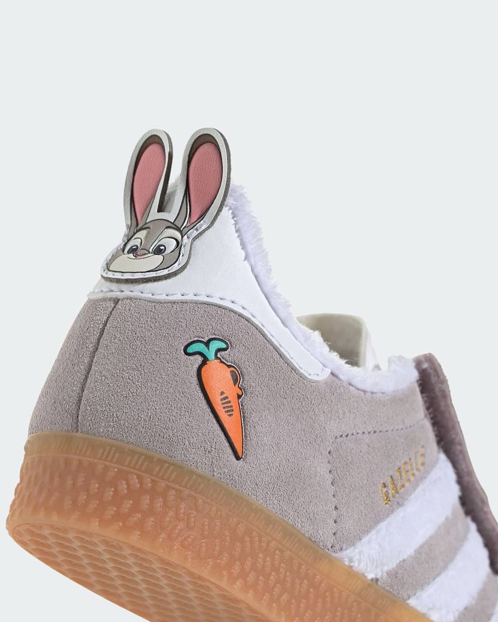 Милота, кроссовки по ЗВЕРОПОЛИСУ с зайкой Джуди анонсировал Adidas. Это модель Gazelle, которая идет в фирменной упаковке с героями мульта. Релиз назначен на лето 2025 года.
Забираю в виш-лист ✏️ | Сетка — социальная сеть от hh.ru