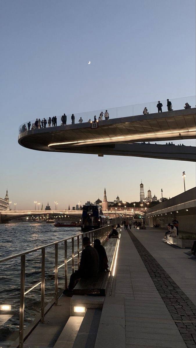 ☀️Лето придёт в столицу уже в эту пятницу — воздух прогреется до +23°C
Тёплая погода продлится всего пять дней, утверждают метеорологи
📲Подпишитесь на Вдвижении
#бесплатно | Сетка — социальная сеть от hh.ru