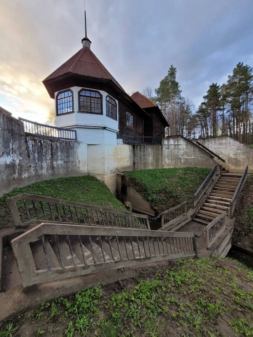 😍Потрясающая локация за городом — Ярополецкая ГЭС
Первая в России сельская гидроэлектростанция имени Владимира Ленина | Сетка — социальная сеть от hh.ru