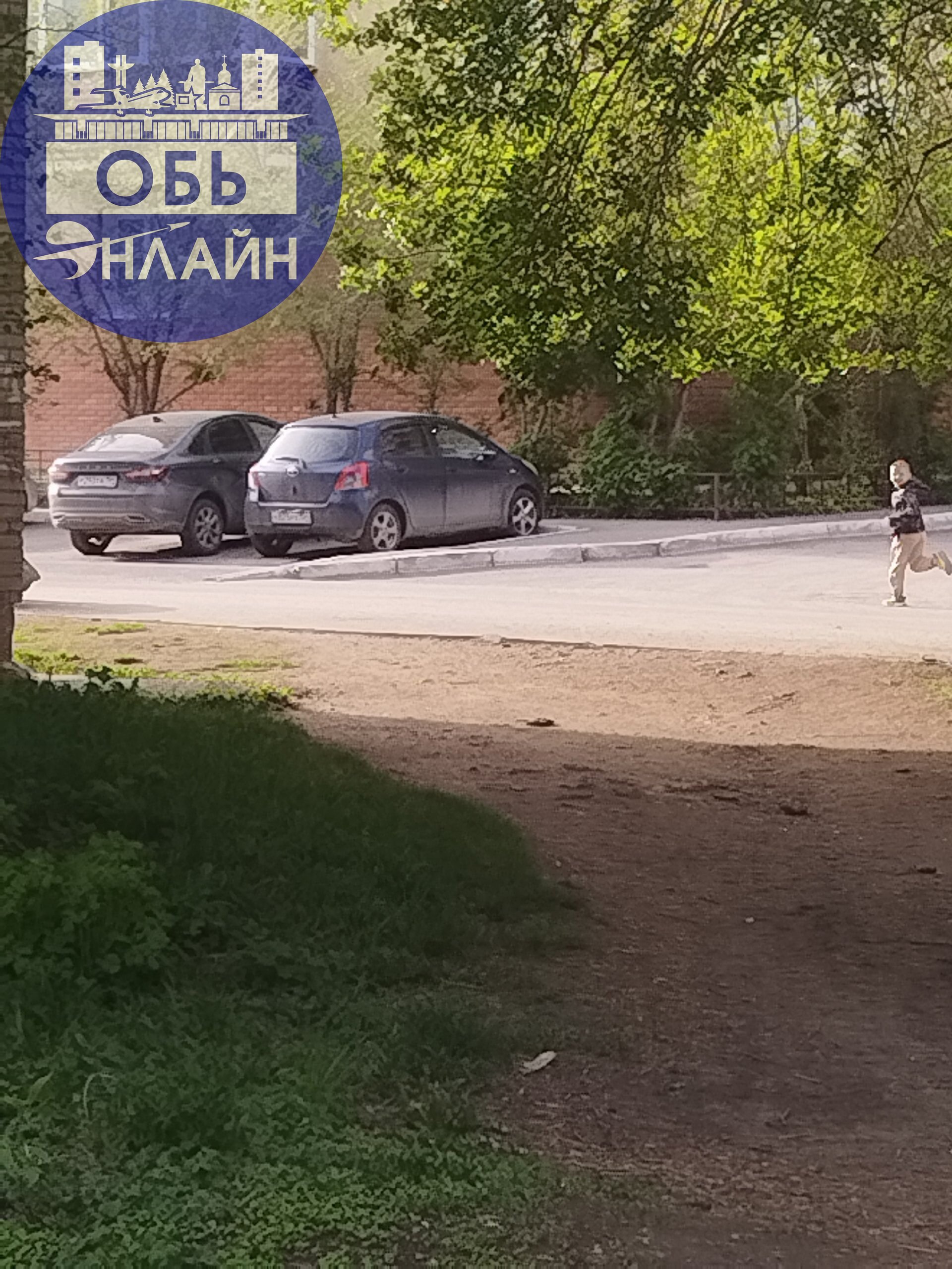 ↗ Узнали своих детей? Подошли к девочкам, которые никого не трогали и начался такой диалог :
-это не ваша труба?
-зачем нам труба?
-ну вы же её сосали!
Когда они спросили зачем они это сказали, они на... | Сетка — социальная сеть от hh.ru