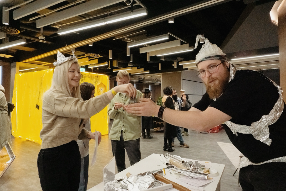 НРИ и Т-Банк | Сетка — социальная сеть от hh.ru