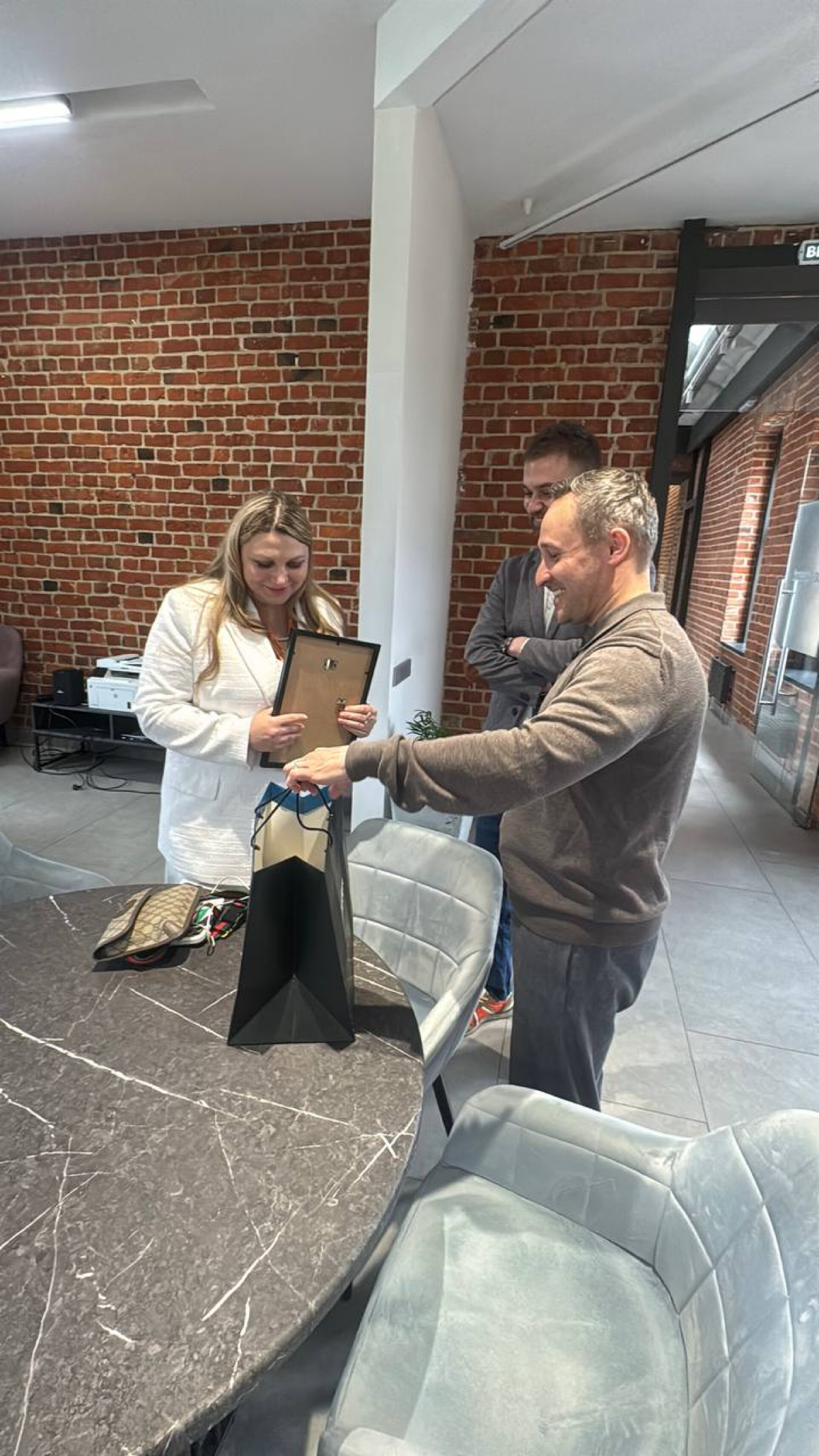 TrendAgent подарил мне благодарность и пакет с подарками | Сетка — социальная сеть от hh.ru