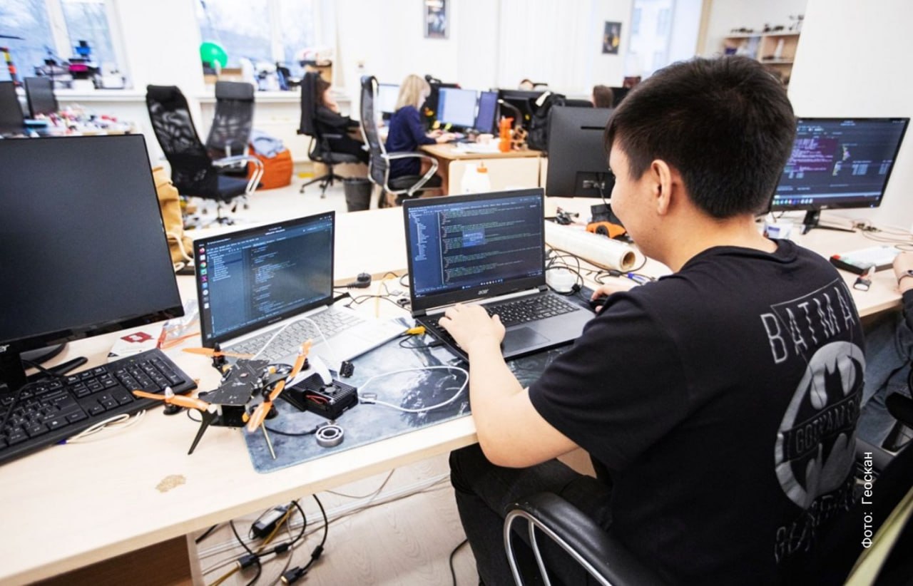 ⏺ ГК «Геоскан» откроет сеть практико-ориентированных центров для изучения БАС (беспилотных авиационных систем) в российских вузах
Первая такая площадка заработает в сентябре этого года в ИТМО | Сетка — социальная сеть от hh.ru