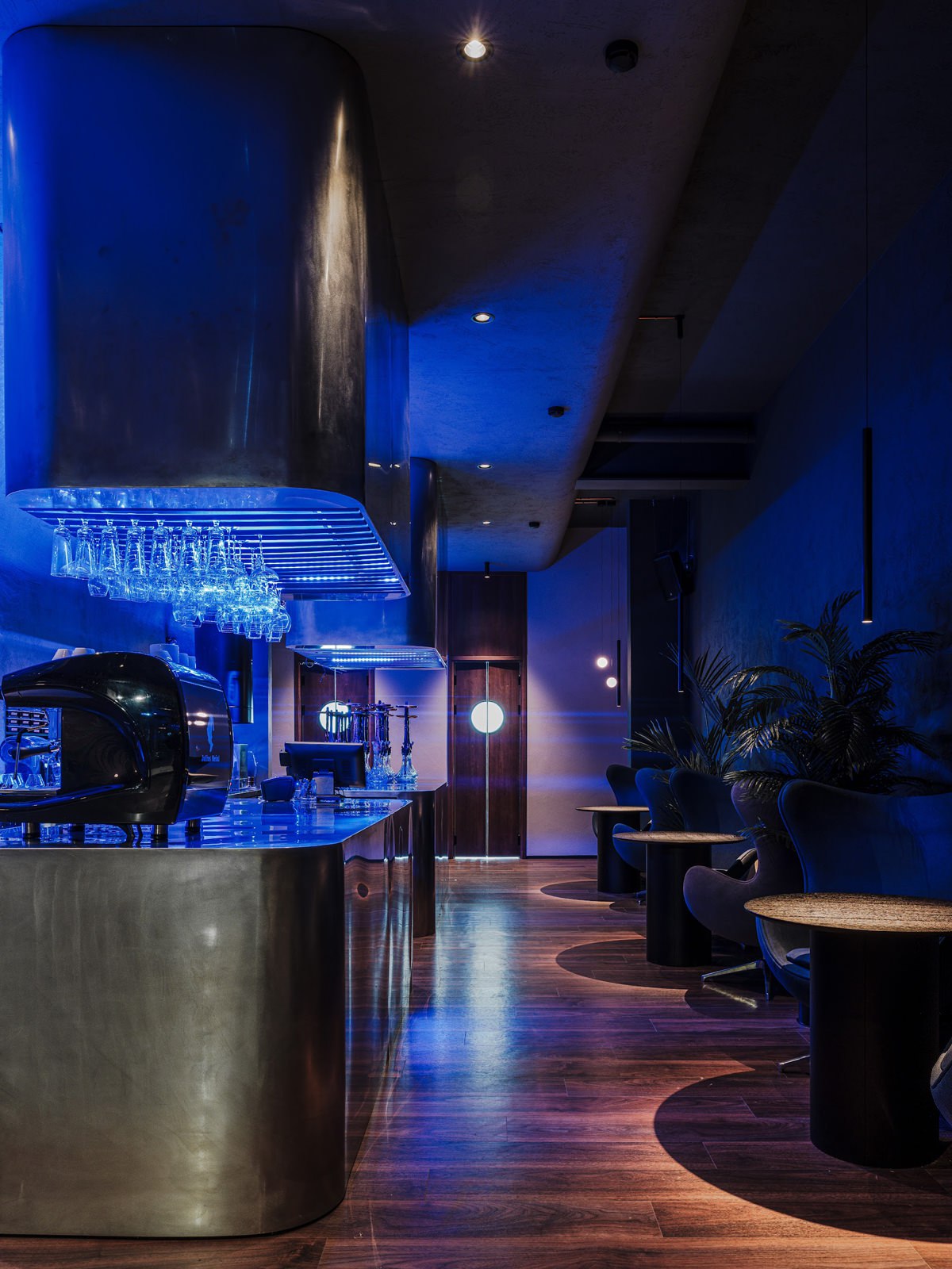 Смелый эксперимент в исполнении бюро Open A и ведущего архитектора Анастасии Подъяблонской — новое модное место на карте города. Смотрите и читайте на сайте wajournal | Сетка — социальная сеть от hh.ru