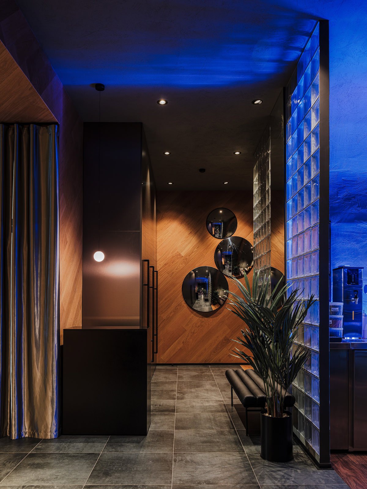 Смелый эксперимент в исполнении бюро Open A и ведущего архитектора Анастасии Подъяблонской — новое модное место на карте города. Смотрите и читайте на сайте wajournal | Сетка — социальная сеть от hh.ru