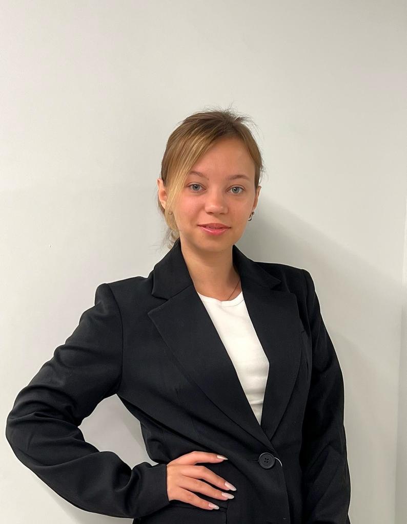 Елена Костюк