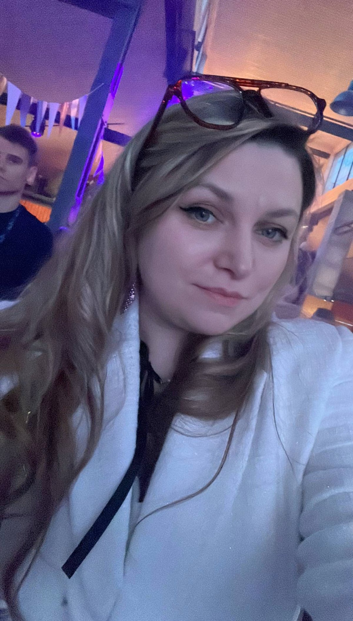 Сегодня я была на празднике дня рождения М2 — нам исполнилось 6 лет!
И это был действительно потрясающий праздник: столько родных лиц, тепла, музыки, невероятной атмосферы и искренних эмоций | Сетка — социальная сеть от hh.ru