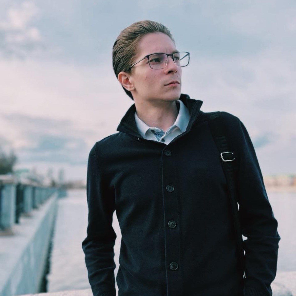 Anton Ezhov | Сетка — социальная сеть от hh.ru