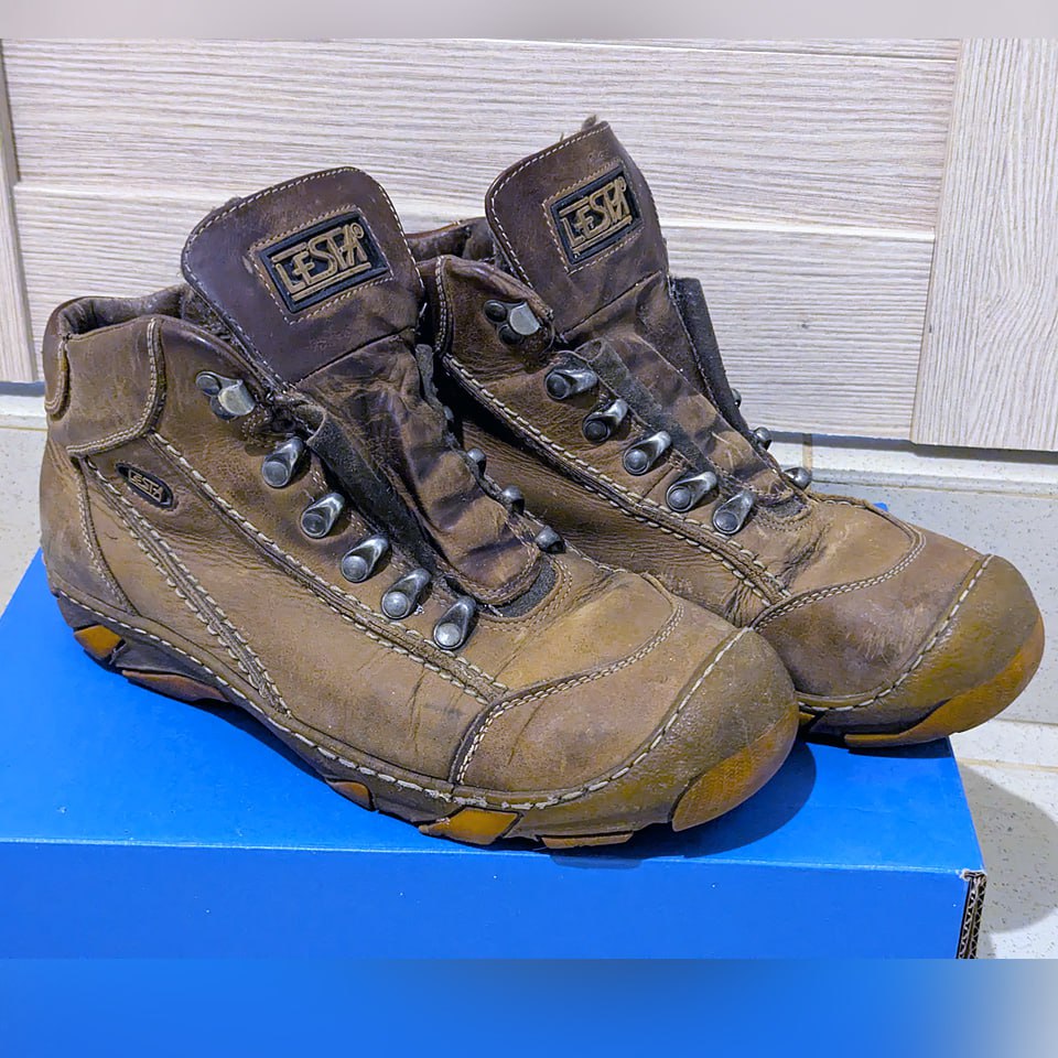 Есть вещи, которые становятся частью нас. Они хранят следы наших шагов, согревают в холода и молча наблюдают за тем, как меняется наша жизнь. Мои кожаные ботинки от польской LESTA были именно такими | Сетка — социальная сеть от hh.ru