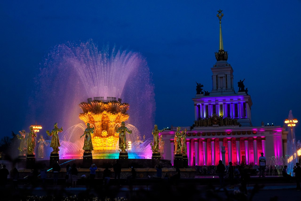 💦Вода московских фонтанов
⛲️ Московские фонтаны: от величественных каскадов до утонченных струй воды
Каждый фонтан Москвы имеет свою неповторимую историю | Сетка — социальная сеть от hh.ru