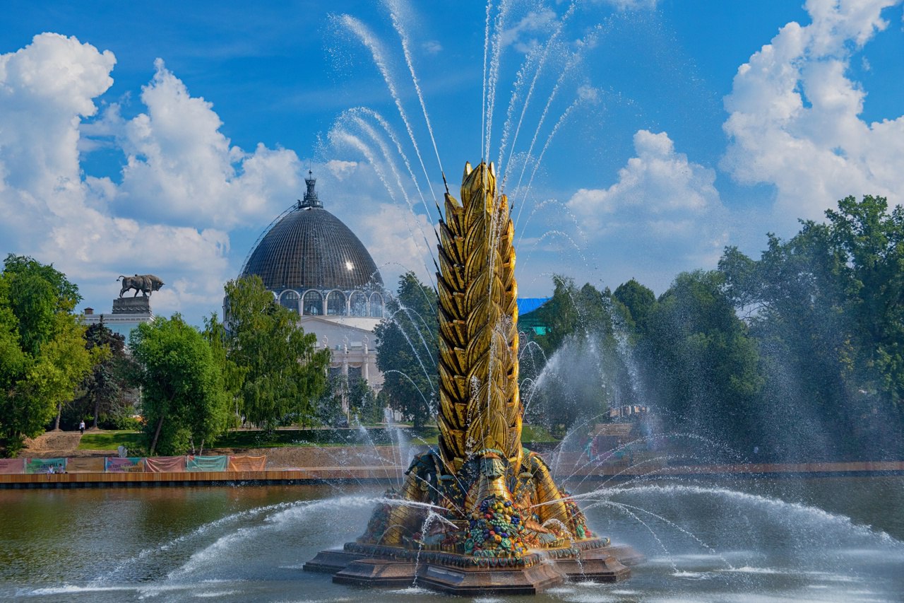 💦Вода московских фонтанов
⛲️ Московские фонтаны: от величественных каскадов до утонченных струй воды
Каждый фонтан Москвы имеет свою неповторимую историю | Сетка — социальная сеть от hh.ru