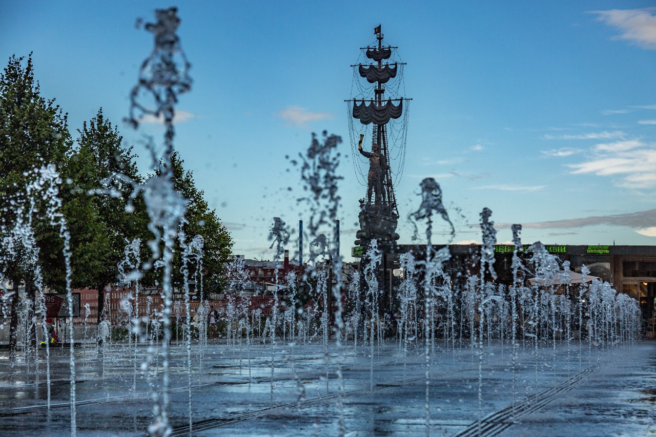 💦Вода московских фонтанов
⛲️ Московские фонтаны: от величественных каскадов до утонченных струй воды
Каждый фонтан Москвы имеет свою неповторимую историю | Сетка — социальная сеть от hh.ru