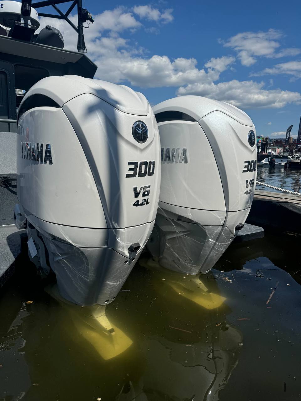 Всех приветствую 👋 второй день выставки Boat show 2025 тест драйв На ВОДЕ ! Сегодня в Самаре + 20 ! Жарит 🔥 не мог пройти мимо и не поделиться фотками таких красавцев ! Yamaha V 6 300 л.с | Сетка — социальная сеть от hh.ru