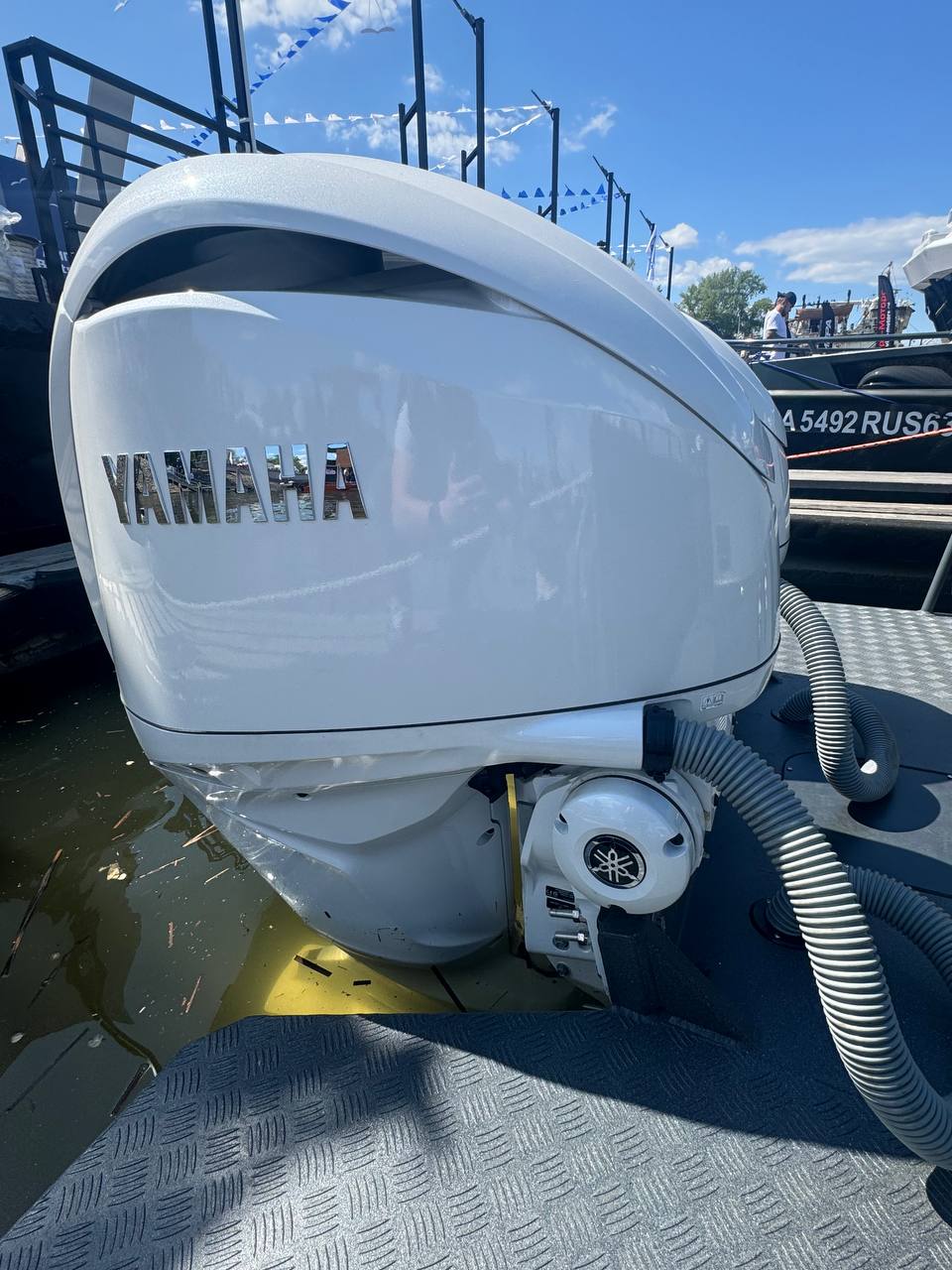 Всех приветствую 👋 второй день выставки Boat show 2025 тест драйв На ВОДЕ ! Сегодня в Самаре + 20 ! Жарит 🔥 не мог пройти мимо и не поделиться фотками таких красавцев ! Yamaha V 6 300 л.с | Сетка — социальная сеть от hh.ru