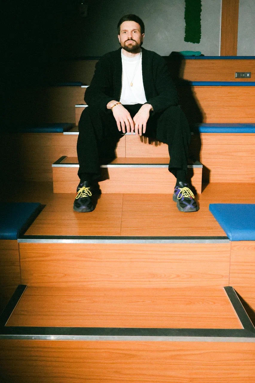 Фронтенд в эпоху ИИ: как технологии меняют разработку, управление и пользовательский опыт
RUTUBE совместно с журналом Компьютерра запустил спецпроект, посвященный технологическим трендам в ближайшие 5... | Сетка — социальная сеть от hh.ru