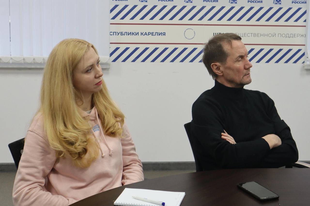 Когда ты знаешь, кто ты, тебе не нужно доказывать это.
Недавно я снова выступала публично.
После трёх месяцев тишины.
Февраль, март, апрель — я нигде не выступала.
Собирала себя | Сетка — социальная сеть от hh.ru