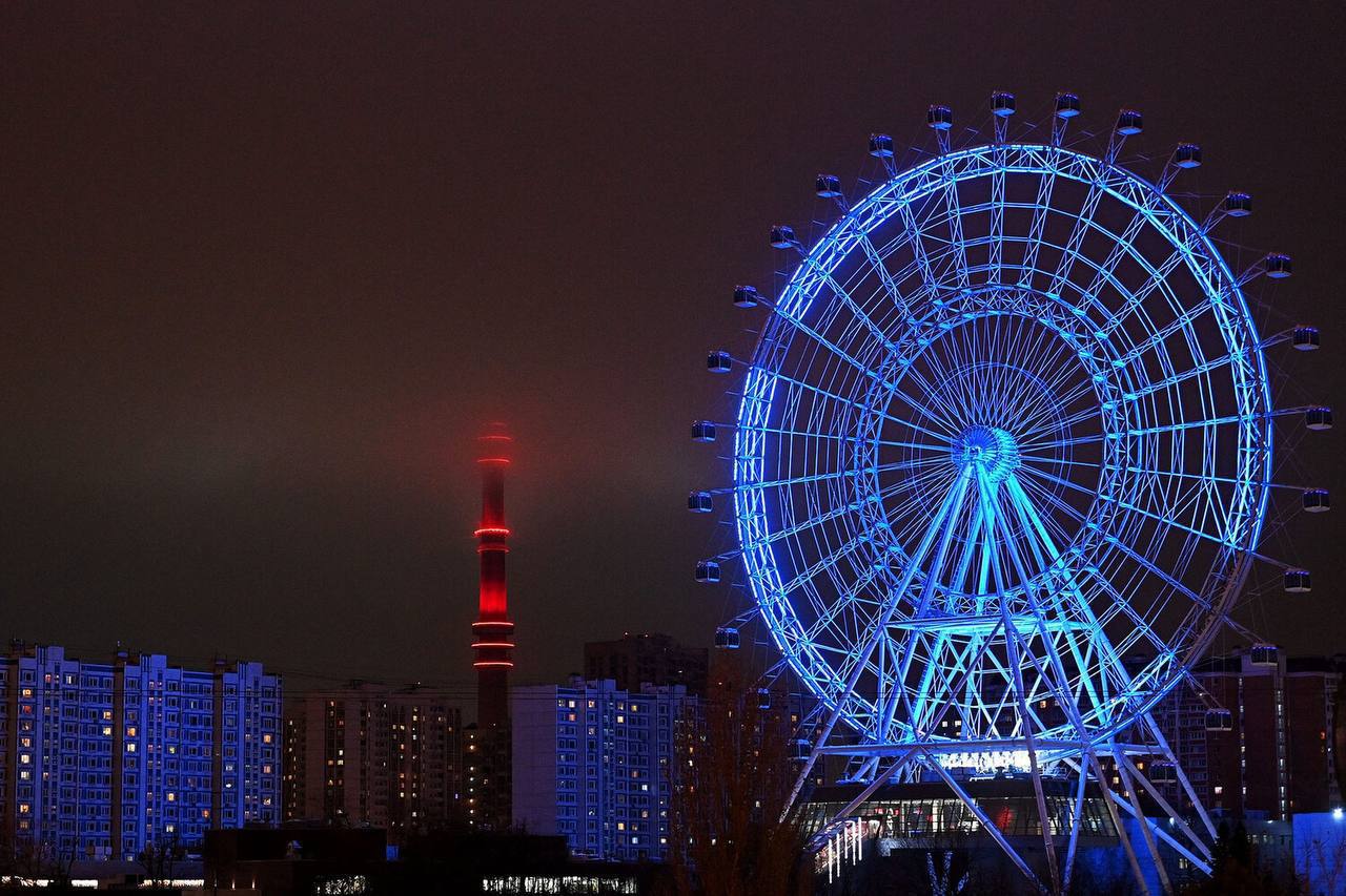 🎡 Колесо обозрения «Солнце Москвы» сегодня будет работать до 24:00
Также по случаю акции «Ночь в музее» оно окрасится в синий цвет.
📲Подпишитесь на Вдвижении
#активныйотдых | Сетка — социальная сеть от hh.ru