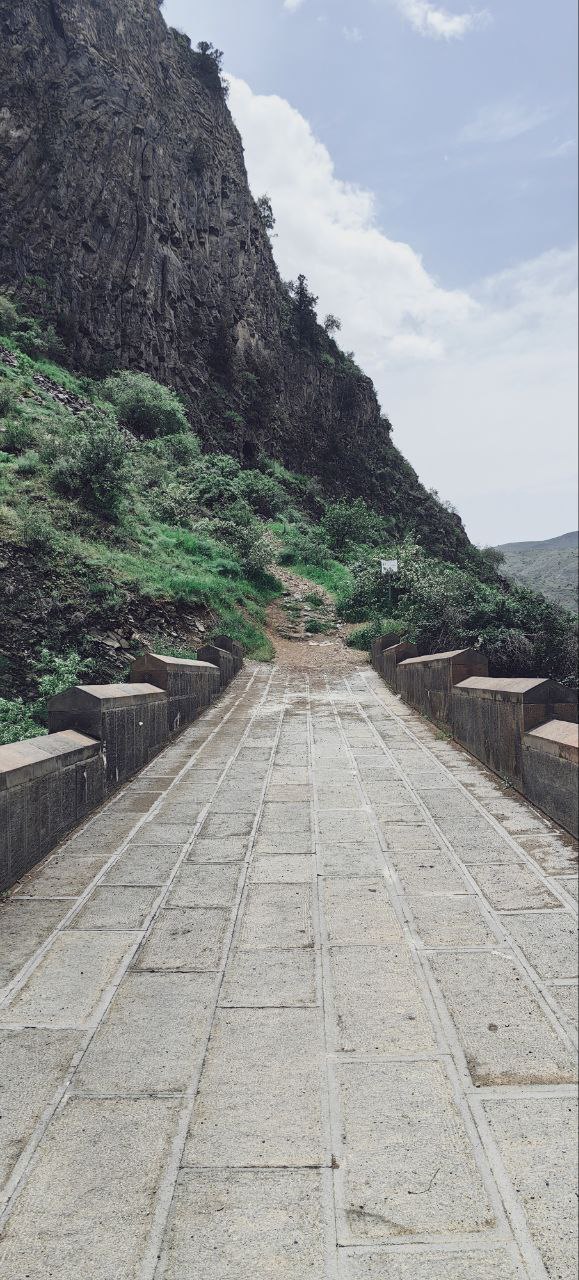 Небольшая заметка об Армении  🌍✈️ 🇦🇲
Оплата картой "Мир" не работает. Почему я повелась на этот "факт" из интернета до сих пор понять не могу. Спасибо, что с собой была иностранная карта | Сетка — социальная сеть от hh.ru