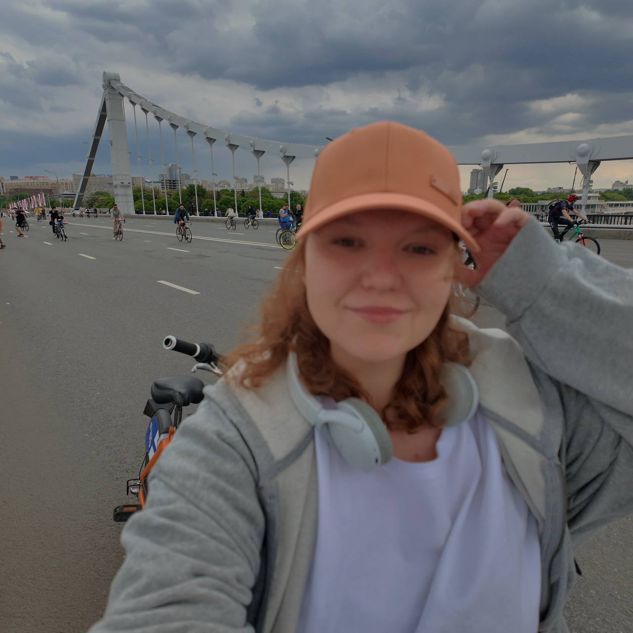 Мой первый велофестиваль ♥️
Два кружочка по Садовому с тысячами велосипедистов. Давайте такое каждый месяц устраивать | Сетка — социальная сеть от hh.ru
