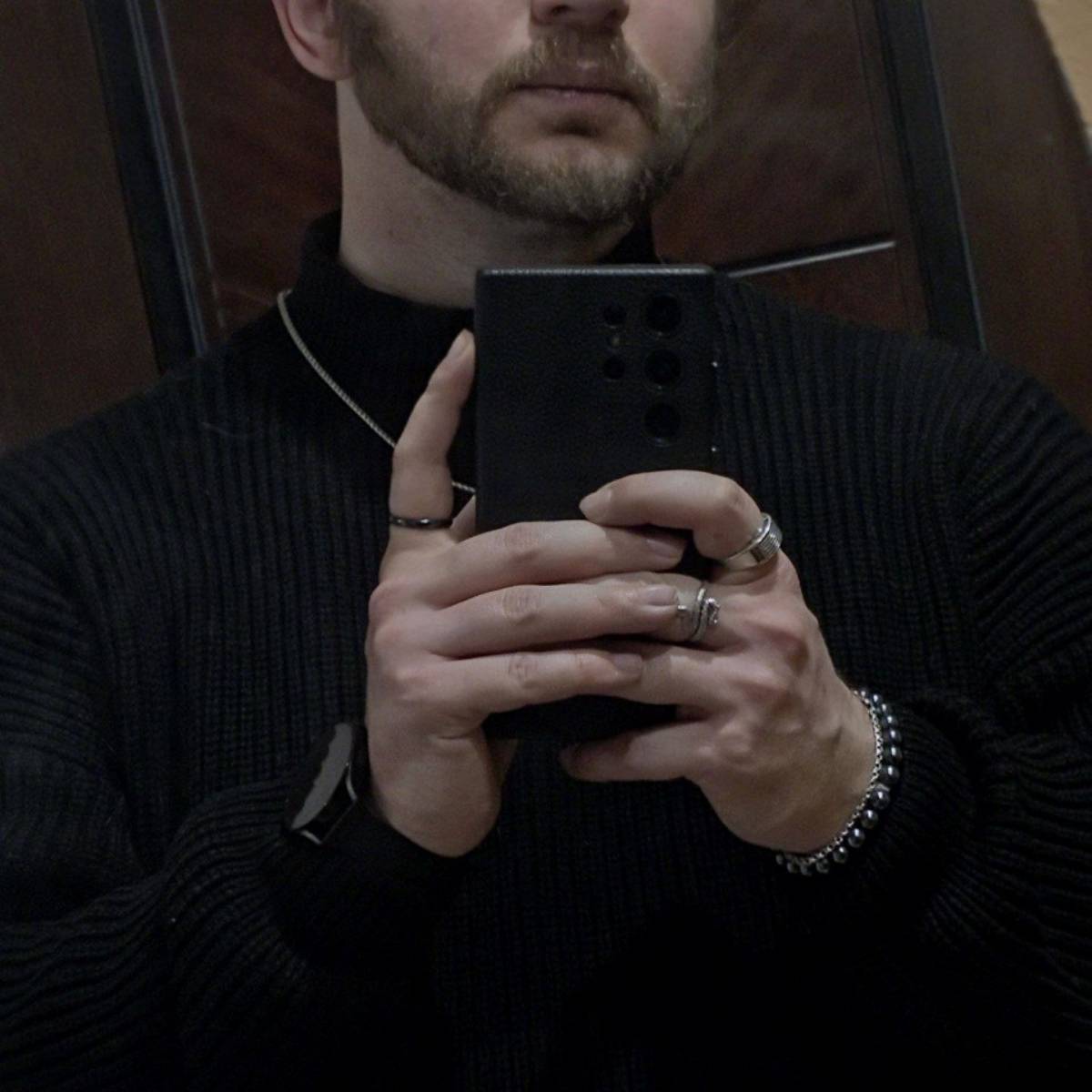 Максим Северин
