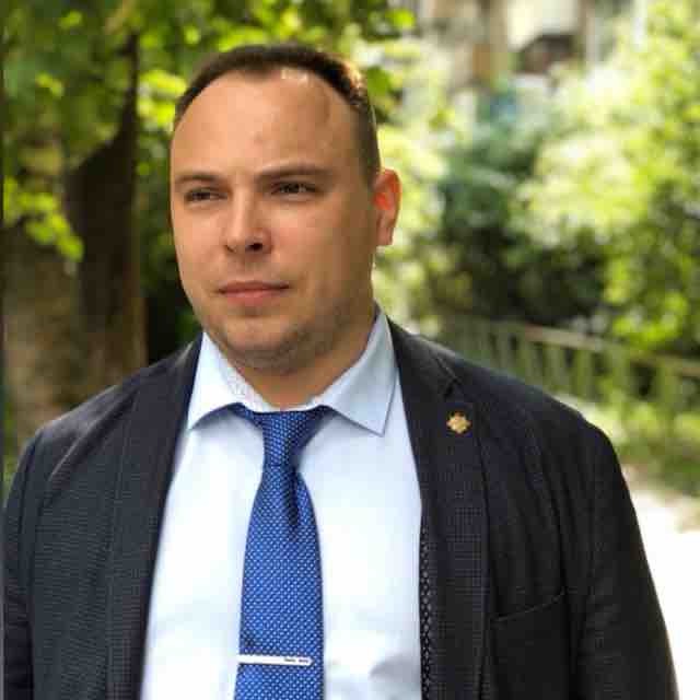 Денис Сизиков