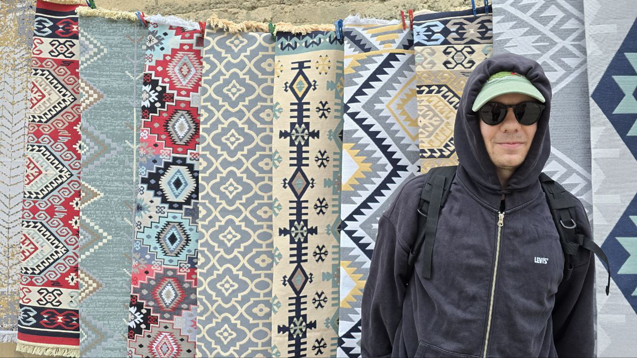 Эмо в Дагестане
Я решил проебать некоторые города в туре, в которых уже был или они были просто унылые типа Ставрополя, чтобы подольше потусить в более интересном Дагестане | Сетка — социальная сеть от hh.ru