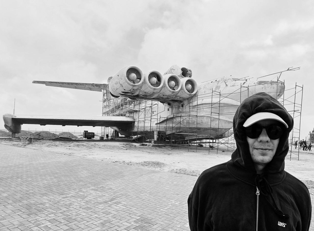 Эмо в Дагестане
Я решил проебать некоторые города в туре, в которых уже был или они были просто унылые типа Ставрополя, чтобы подольше потусить в более интересном Дагестане | Сетка — социальная сеть от hh.ru